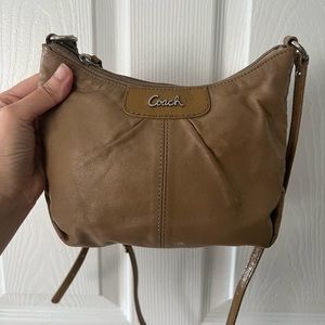 LAST CHANCE Coach Ashley Swingpack Crossbody Coach Script Font Tan